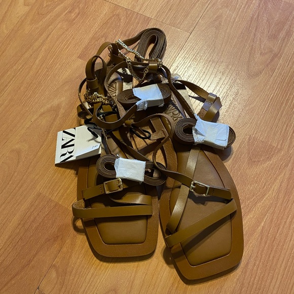 Leather lace up gladiator sandals with anklet detail - Picture 3 of 9